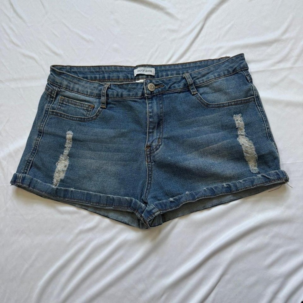 Gazoz Jean shorts with‎ distressed American flag on back pocket size 13